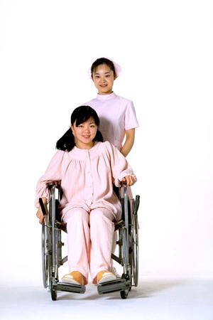 通信講座でアクセサリー作りを学ぶ